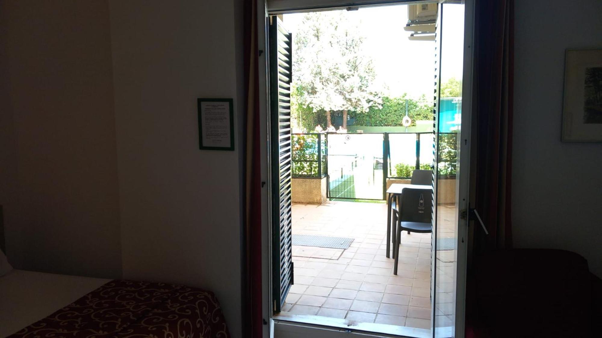 Hospedium Hotel Apartamentos Simon Verde Mairena del Aljarafe Rom bilde